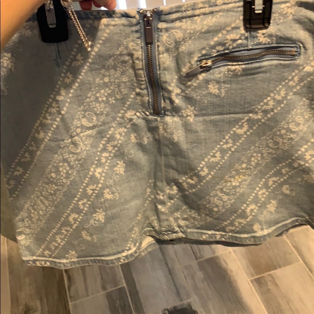 Urban outfitters skirt size 4